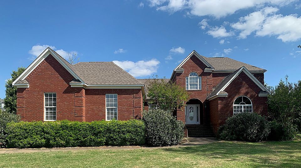 1st image of 82 Brook Haven Dr