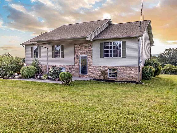 3rd image of 1014 Historic Hills Dr