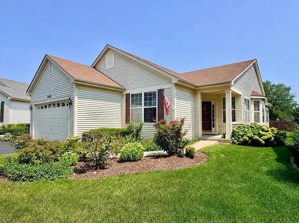 21100 Serene Lake Way, Crest Hill, IL 60403