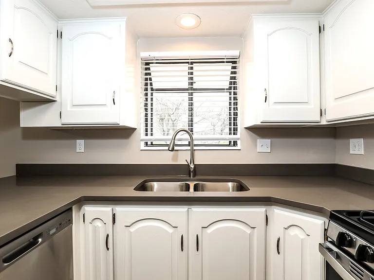 149 N 400 W — Photo 9