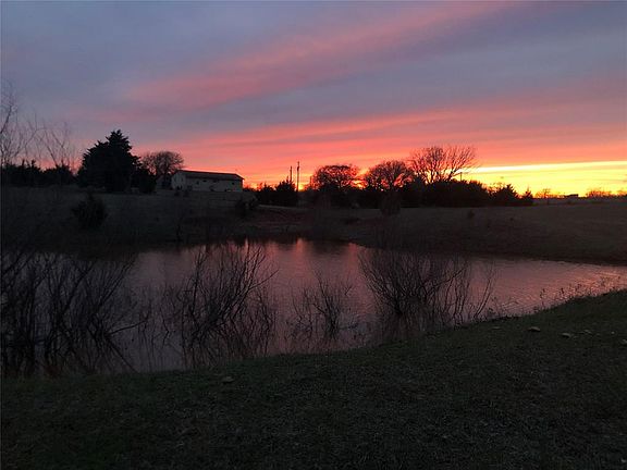 3rd image of 25073 Roselawn Rd