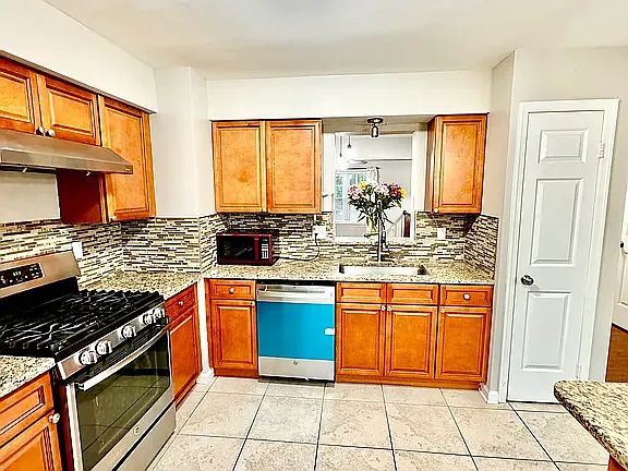 6765 Jenny Leigh Ct — Photo 10