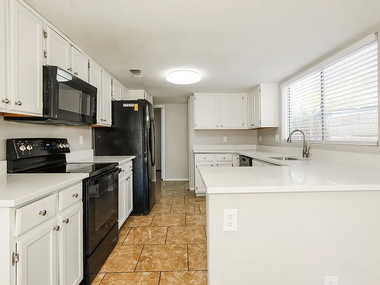 4124 E Anderson Dr — Photo 6