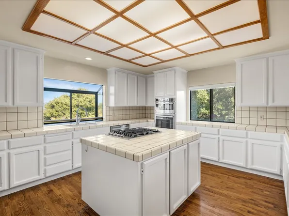 27220 Carrington Cir, Los Altos Hills, CA 94022