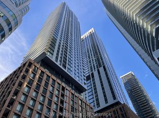 28 Widmer St #4820, Toronto, ON M5V 0T2