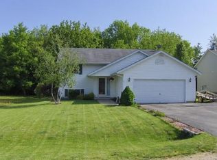 121 Liverpool Dr SE, Poplar Grove, IL 61065