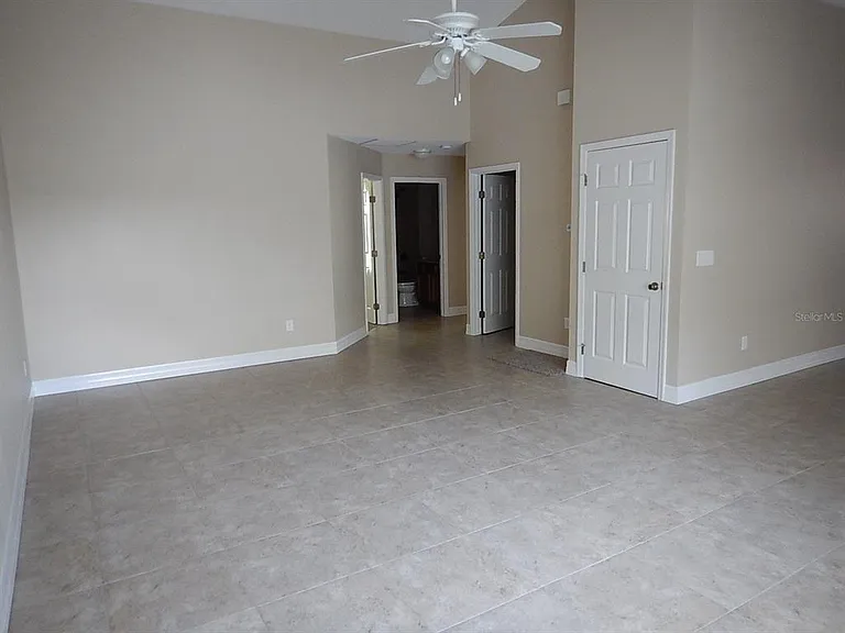 453 W Desoto St — Photo 4