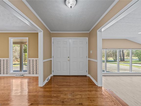 5th image of 538 E Stadium Dr