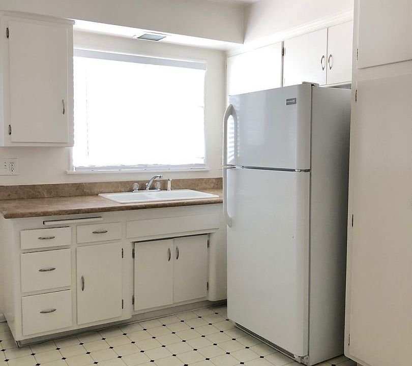 1st image of 4215 Los Feliz Blvd APT 2