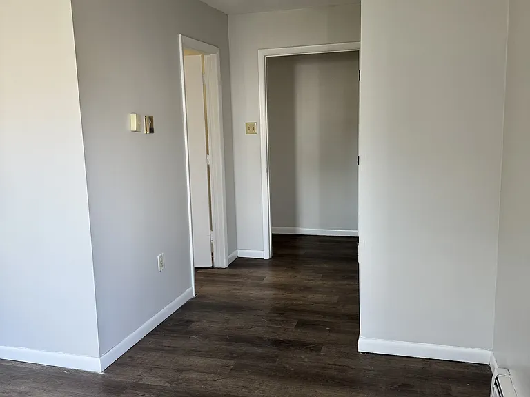 154 S Broadway #C — Photo 2