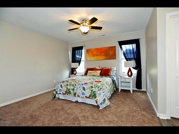 3rd image of 488 Hunting Green Dr