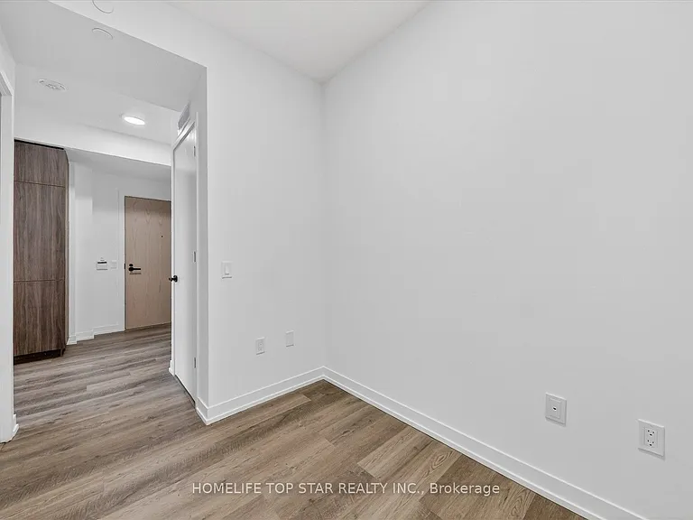 8 Interchange Way #5601 — Photo 24