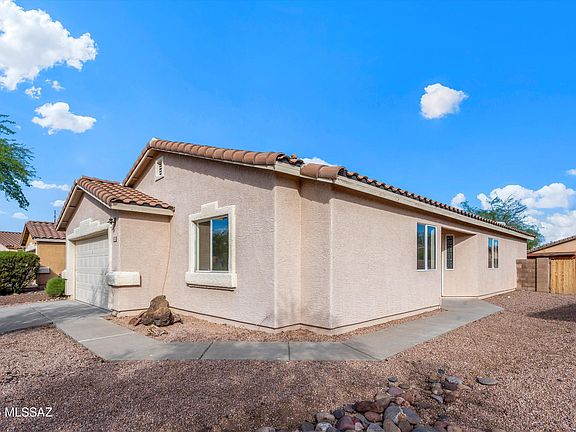3rd image of 2202 W Burlwood Way