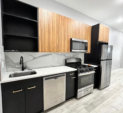 2nd image of 400 Baldwin Ave #A