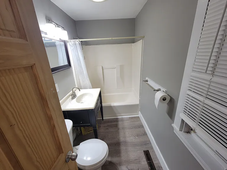 29 Foster St #1 — Photo 6