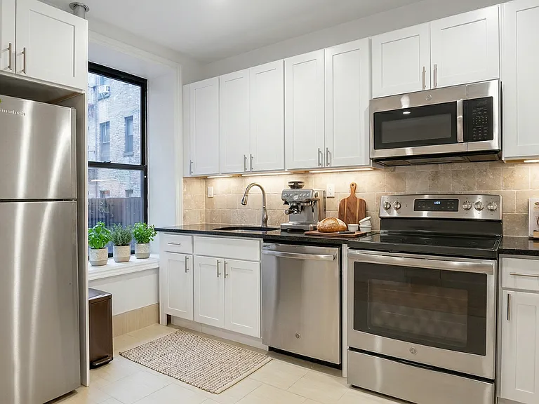 716 W 170th St #11 — Photo 2