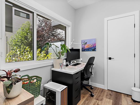 4th image of 50 Ebony Blvd #98