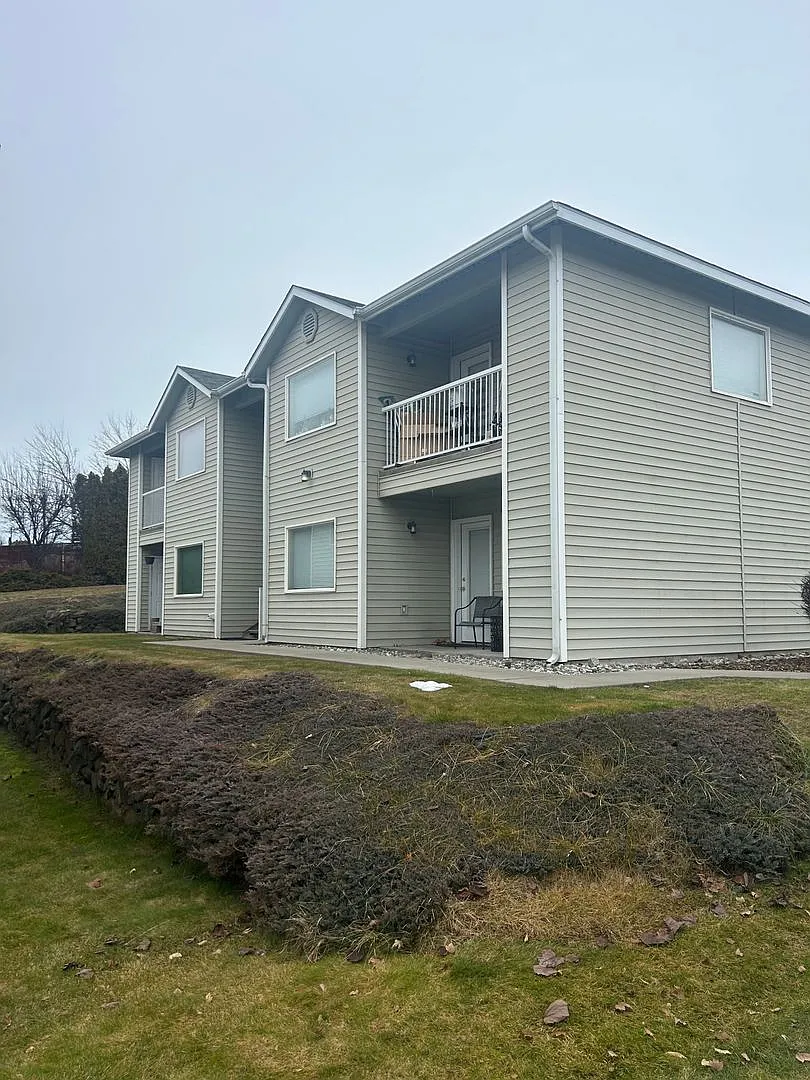 Ridgeview Court — Photo 1