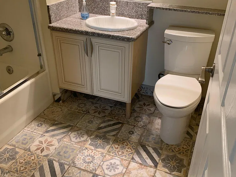1726 Winona Blvd #201 — Photo 42