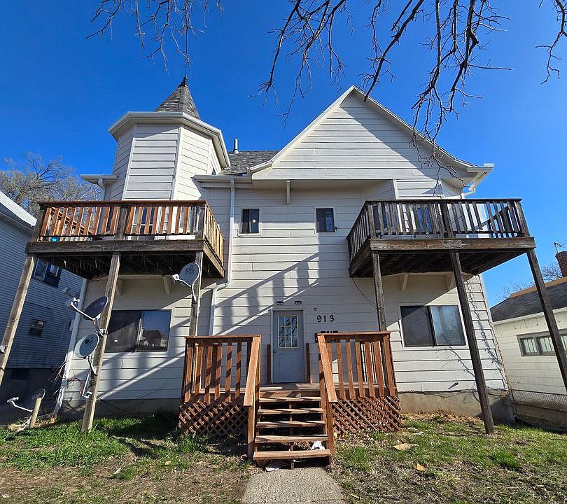 1st image of 913-915 12th St #3
