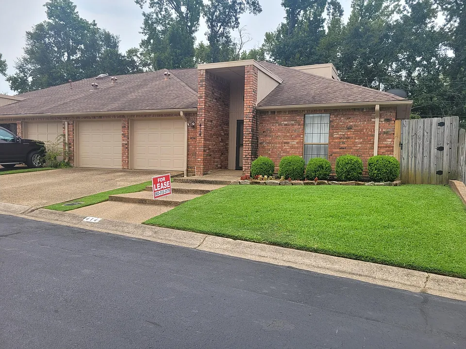 414 Amberwood Cir