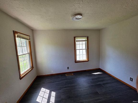 5th image of 502 S Kouts St