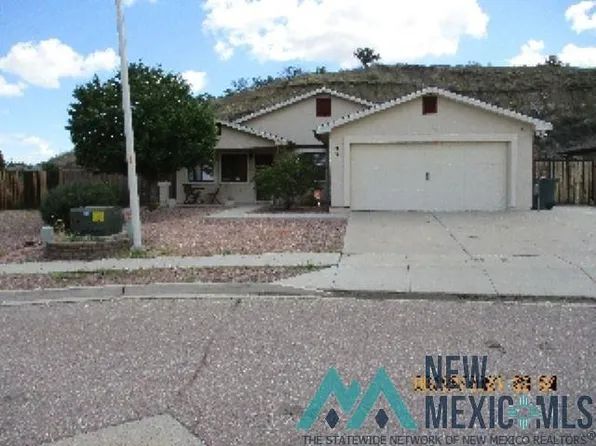 231 Crestwood Ct, Gallup, NM 87301