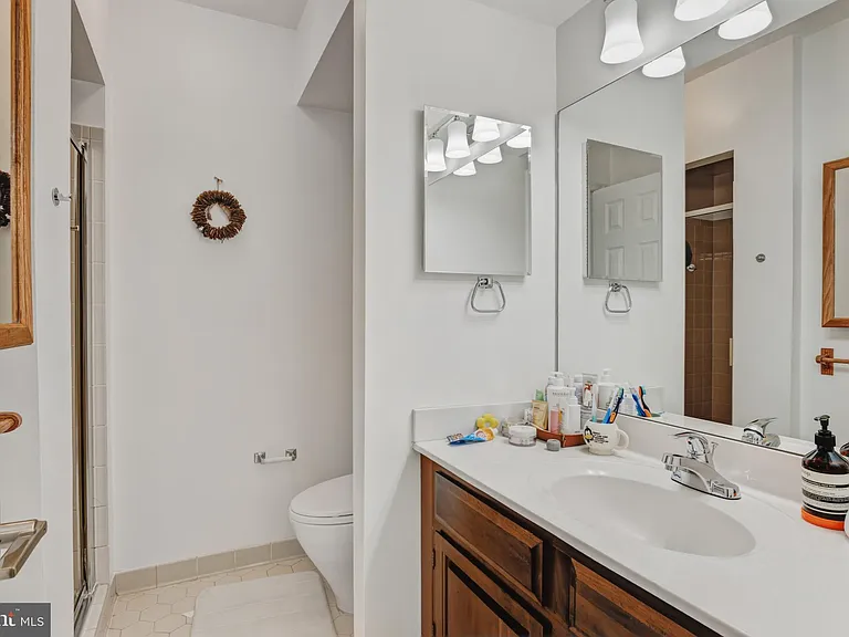 10219 Aspen Willow Dr — Photo 24
