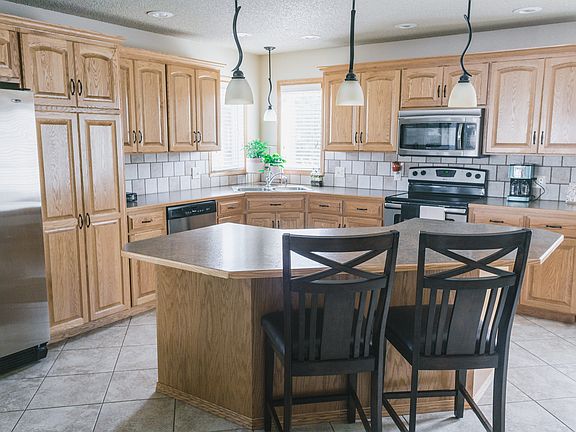 4th image of 3431 Thunderbird Ln