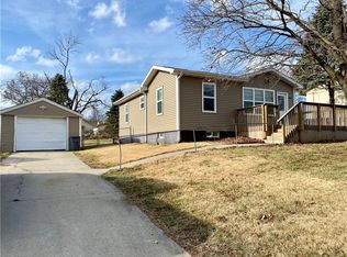 607 E 12th St S, Newton, IA 50208