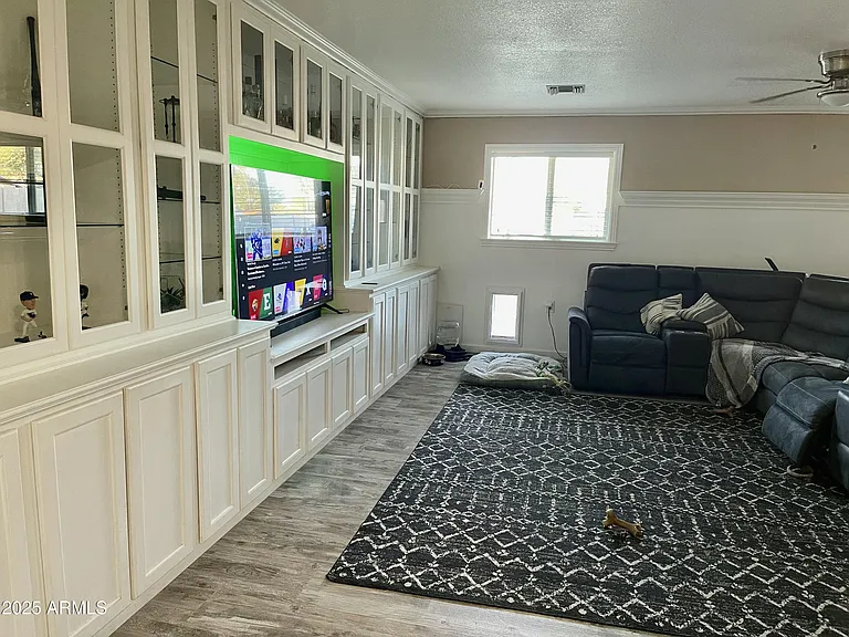 1100 N Brown Ave — Photo 39