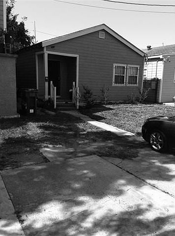 2nd image of 3426 Toledano St