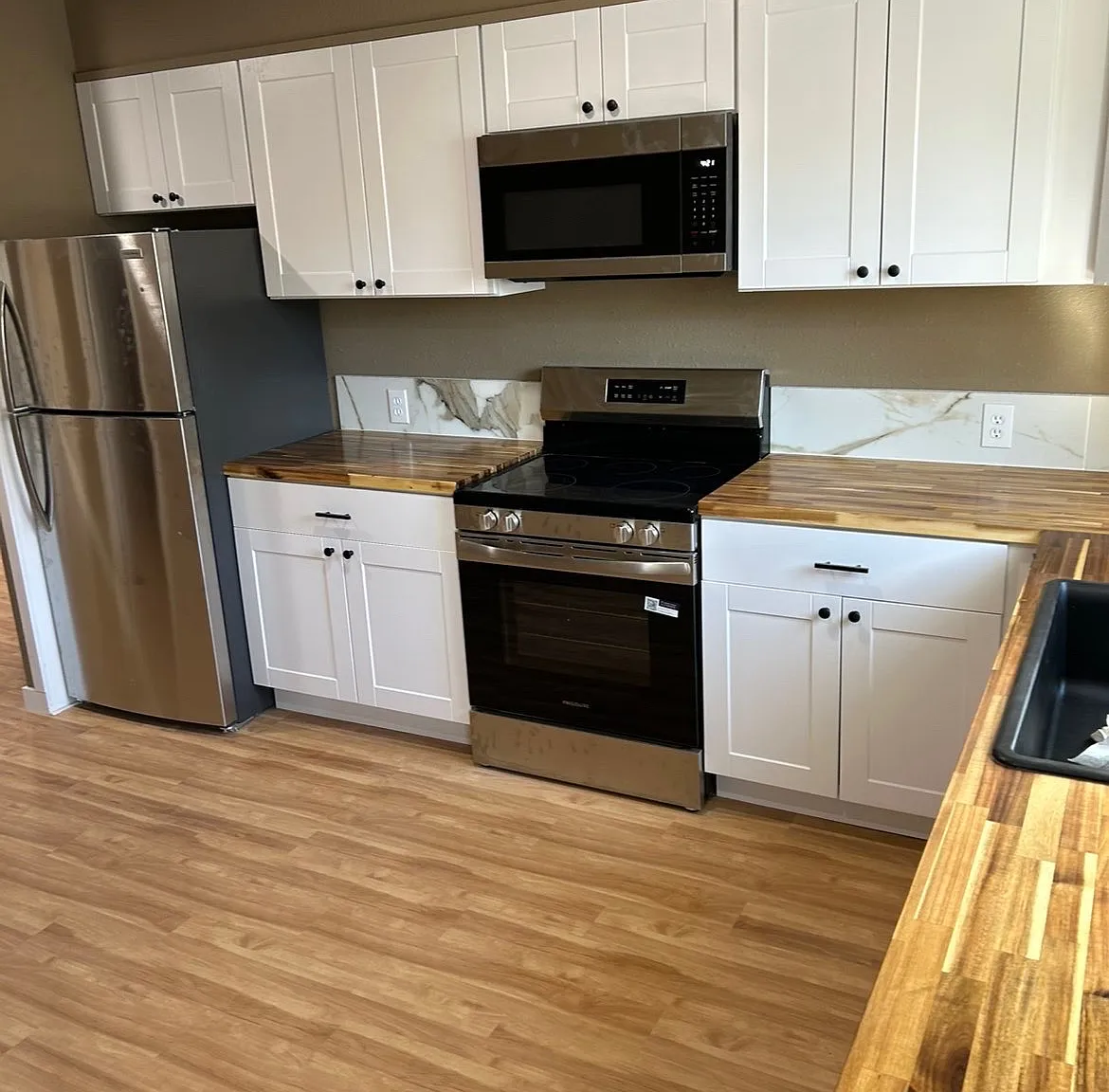 3 bed, 1156 sqft, $2,450 — Photo 3