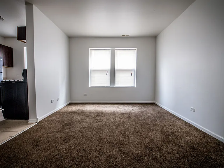 1101 N LeClaire — Photo 19