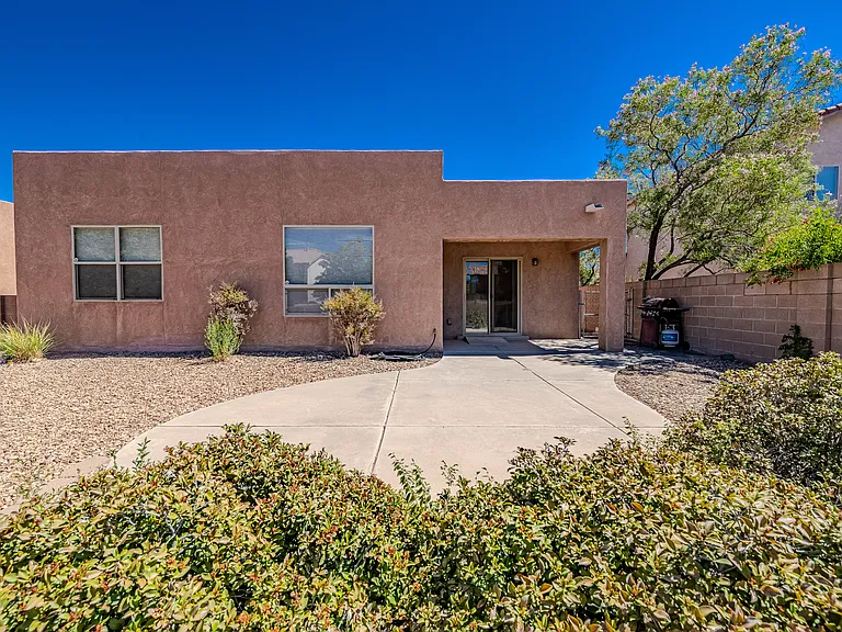 1124 Calle Corvo NE — Photo 50