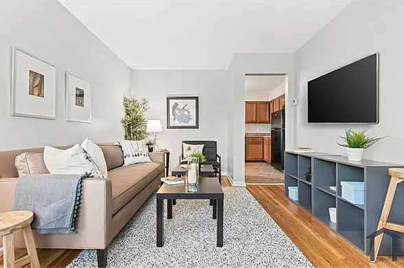 2 bed, $1,050 — Photo 2