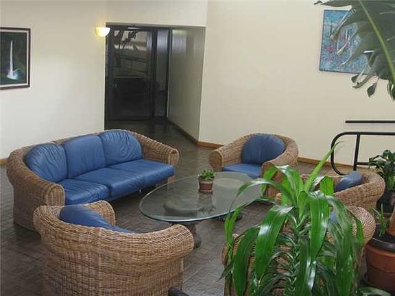 3rd image of 1088 Bishop St APT 1612