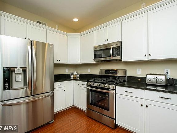 4th image of 10337 Bridle Ct