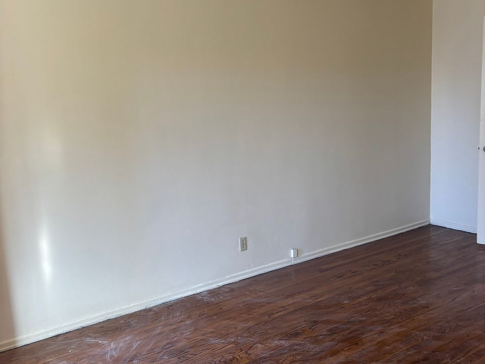 Building Photo 3