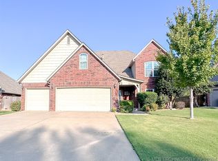 1608 W Lincoln Pl, Broken Arrow, OK 74012