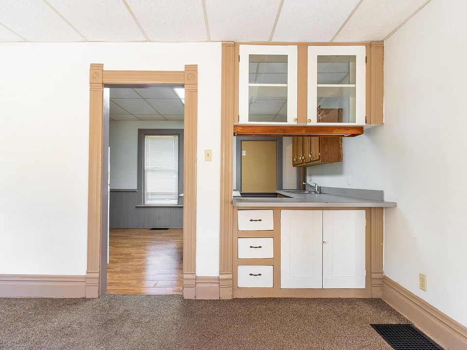 1st image of 129 N Saint Louis Blvd #B