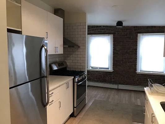 Rented by Bouklis Group | media 6