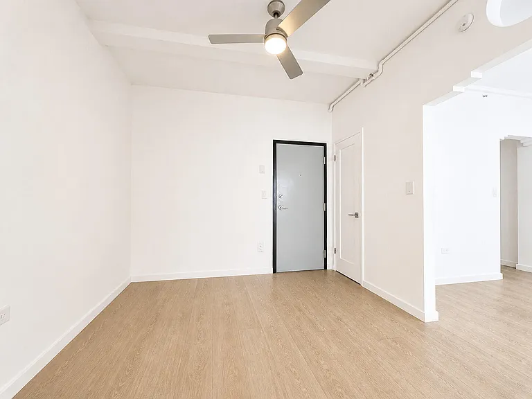 901 Collins Ave #209 — Photo 7