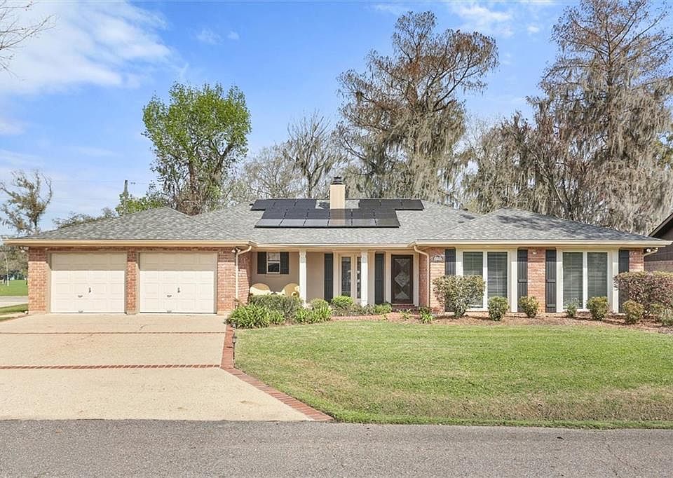 1st image of 19 Michael Dr