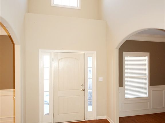 4th image of 100 Cheshire Dr