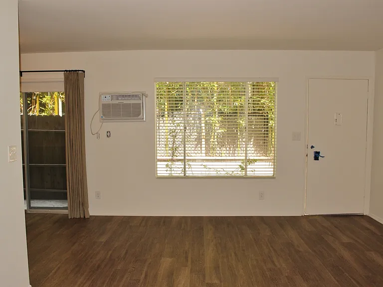 12415 Pacific Ave #2 — Photo 12