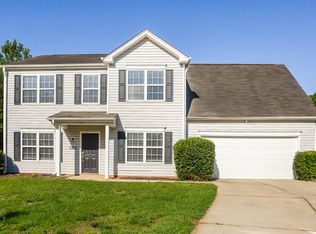 9705 Avensong Crossing Dr, Charlotte, NC 28215