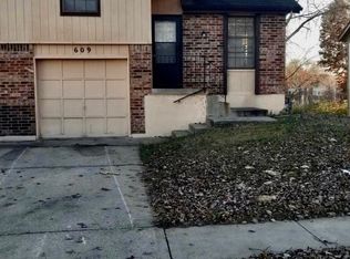 609 E 97th Ter, Kansas City, MO 64131