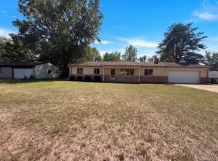 467 Paragon Dr, Troy, MI 48098