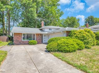 23470 Sharon Dr, North Olmsted, OH 44070
